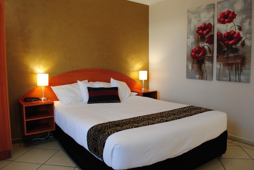 David Motor Inn Rockhampton Room photo